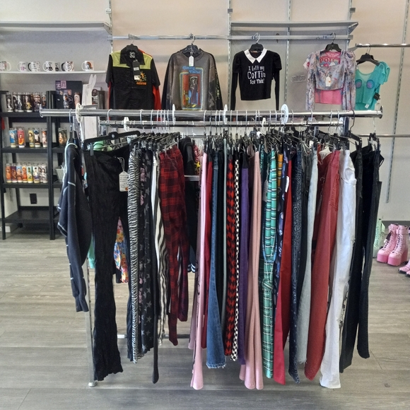 CLOSING Cheap Chick Trading is closing! Shop the Rage collection live now! - Picture 12 of 16